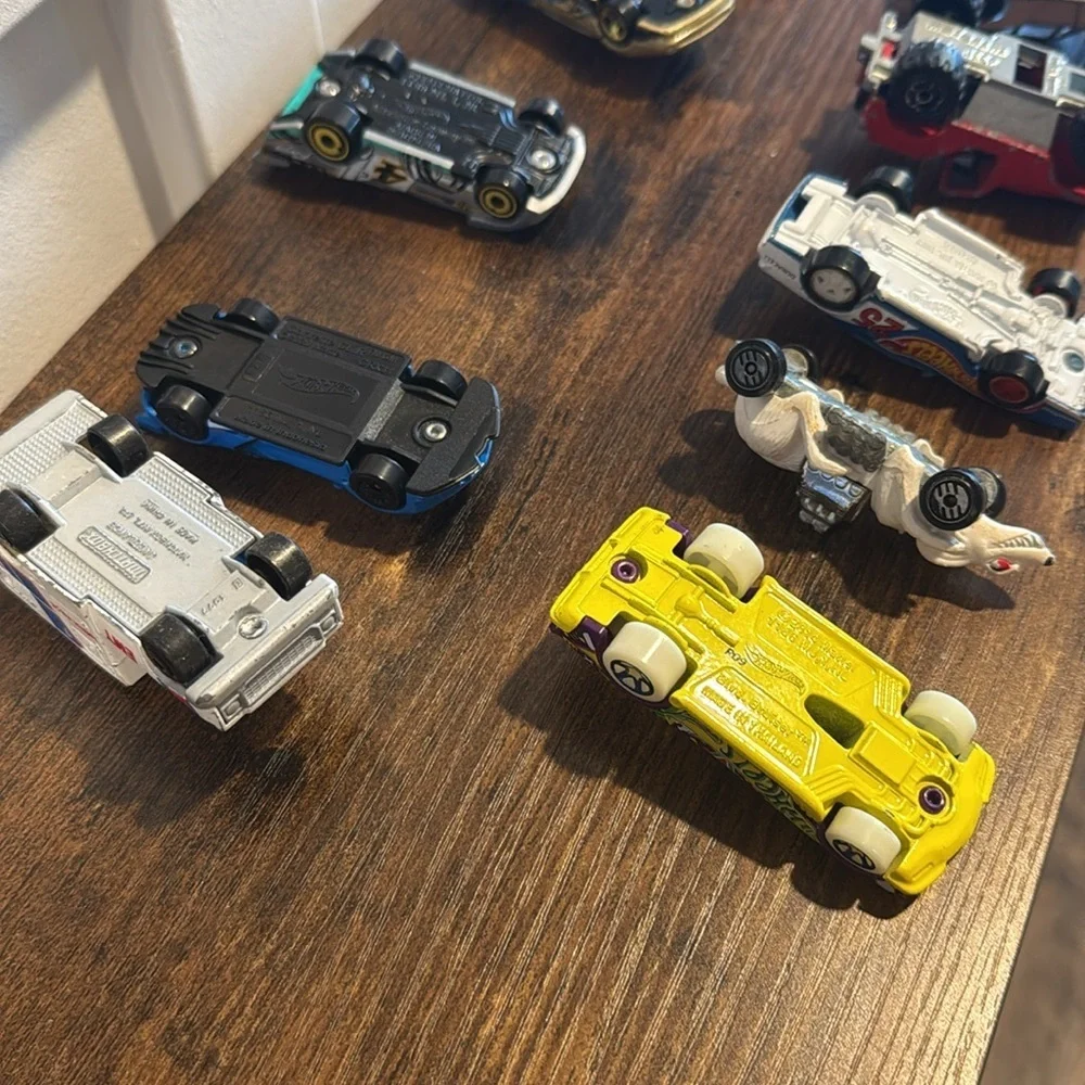 HOT WHEELS -USED HOT WHEELS BUNDLE